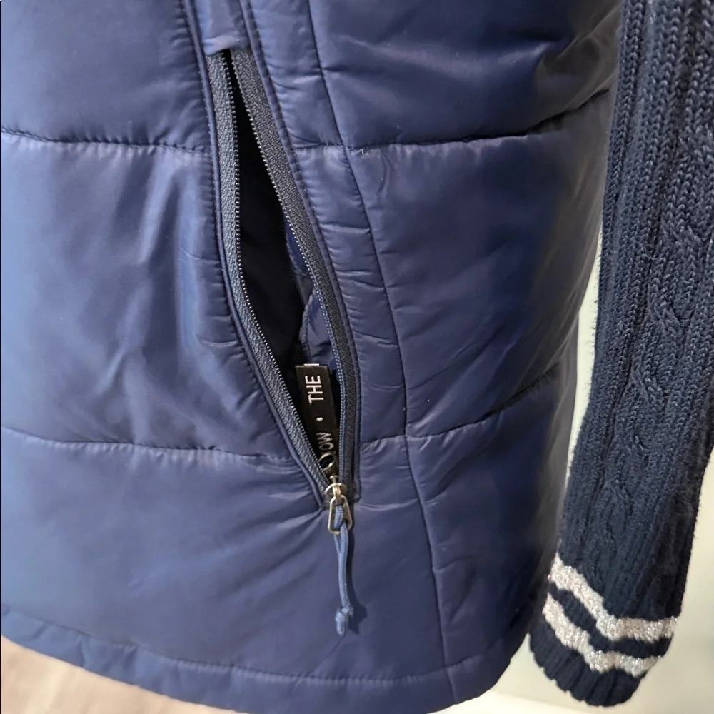 Women’s The North Face Navy Vest - Picture 4 of 7